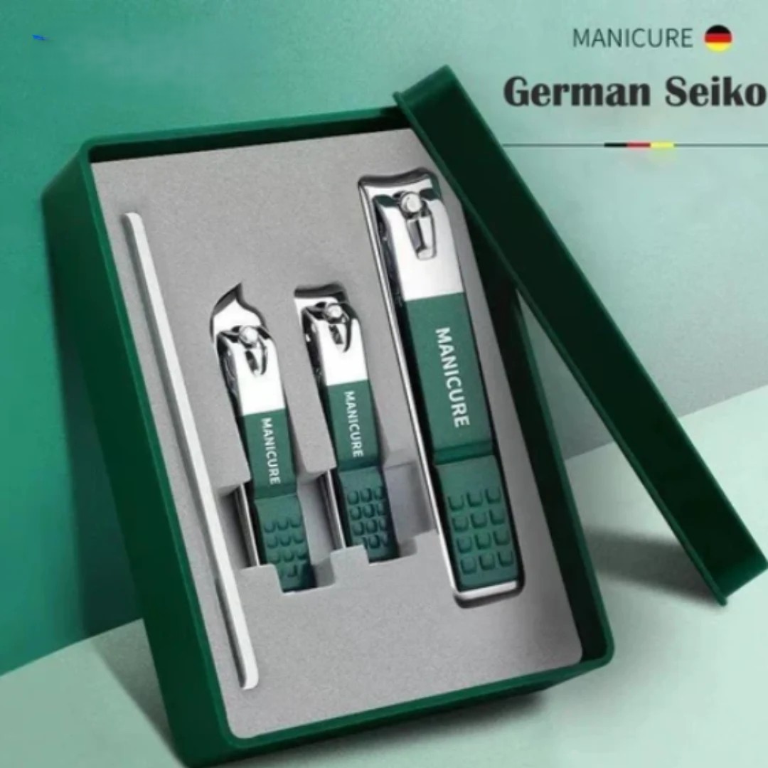 Nail Clippers with A Portable Protective Cover